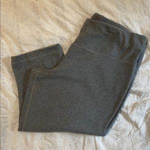 Althletic gray capris.